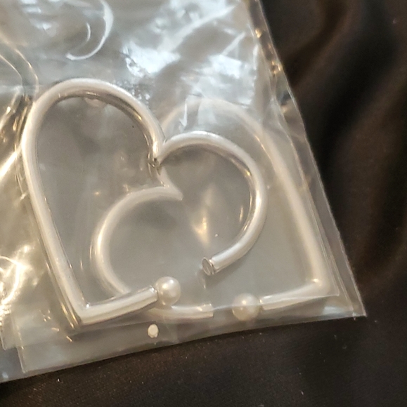 Hoop earrings - Picture 2 of 6